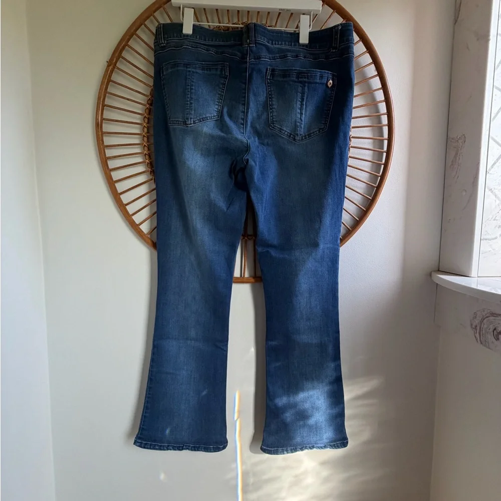 Democracy Women’s Bootcut Jeans - Picture 5 of 6